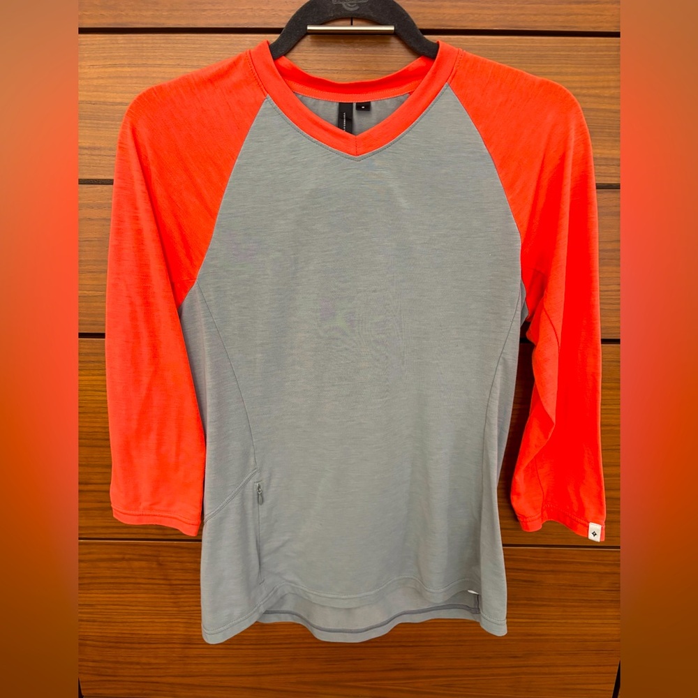 Specialized Andorra DriRelease Merino 3/4 Sleeve Women’s Bike Jersey size Small.
